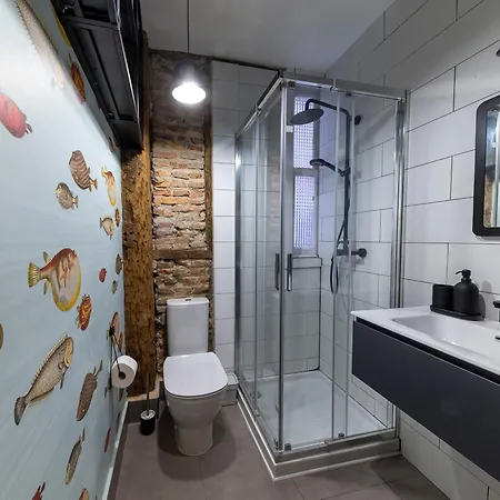 Cornerstone, En Casco Viejo Μπιλμπάο